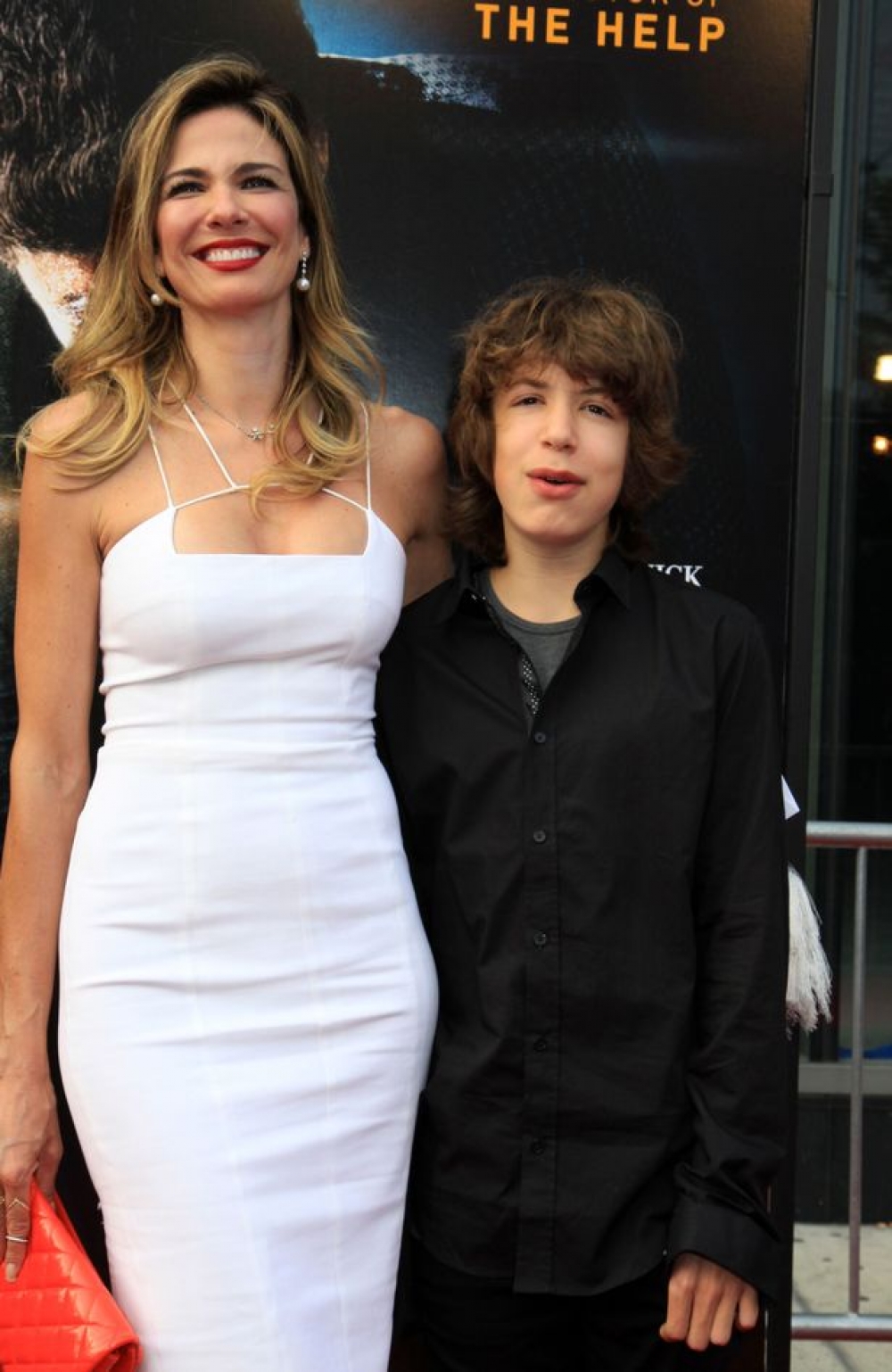 Morad flimkien ma' binha ta' 16-il sena li hu s-seba wild ta' Jagger u li ommu qed tgiddeb lil Jagger li dan ma ġiex konċepit f'kamra tal-klieb