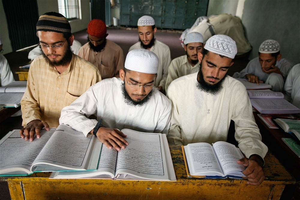 Dan ir-ritratt juri Madrassa fil-Pakistan. Ma jindika l-ebda similarità ma' dik f'Malta