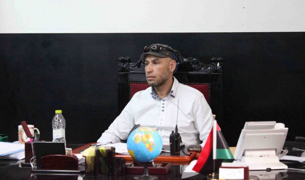 Mahdi Al Harati. ben Hasan, allegatament, juża ismu biex jikseb influwenza