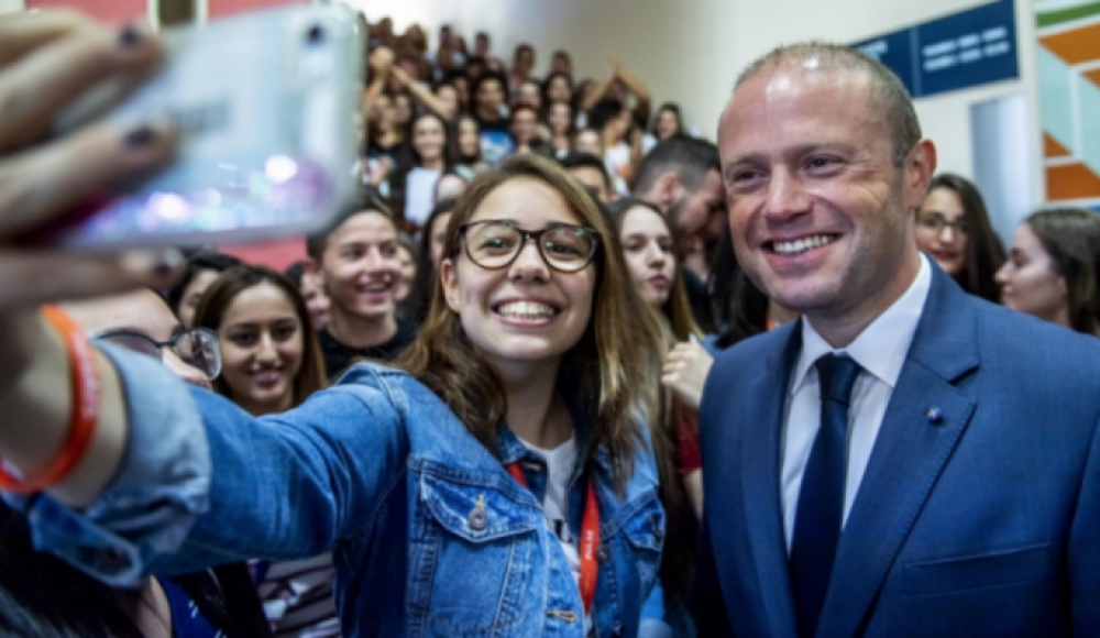 Joseph Muscat igawdi mill-fiduċja tal-maġġoranza taż-żgħażagħ