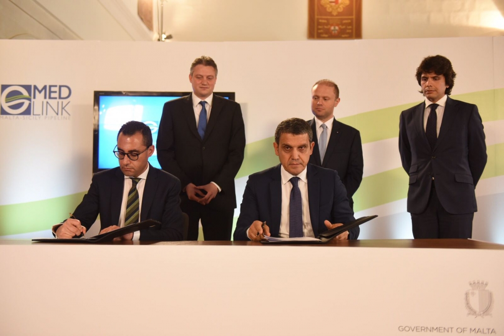 L-iffirmar tal-qbil dwar il-pipeline bejn Malta u Sqallija | ritratt: James Bianchi