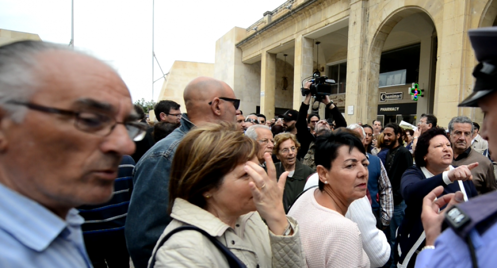 Il-partitarji tal-PN li qalu li ħassewhom offiżi b'messaġġ ta' Graffiti | filmat: Ray Attard