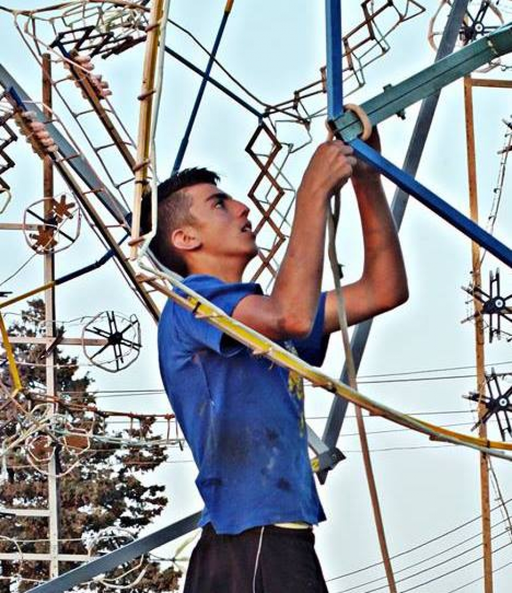 Matthew fil-ħidma tiegħu fil-preparazzjonijiet tal-festa