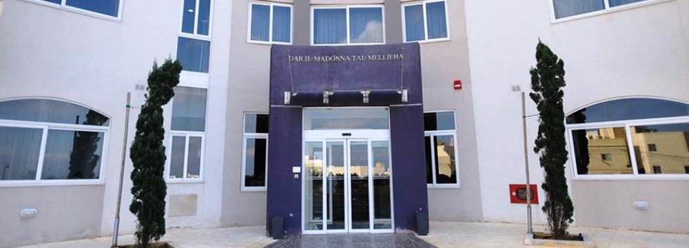 Caruana tgħid li jittieħdu miżuri fid-djar tal-Gvern, waqt li fid-djar tal-Gvern mmexxija mill-privat qed isiru l-laqgħat 