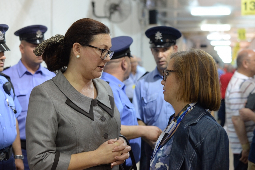 Marlene Farrugia flimkien ma' Ann Fenech fis-sala tal-għadd tal-voti  | ritratt: James Bianchi
