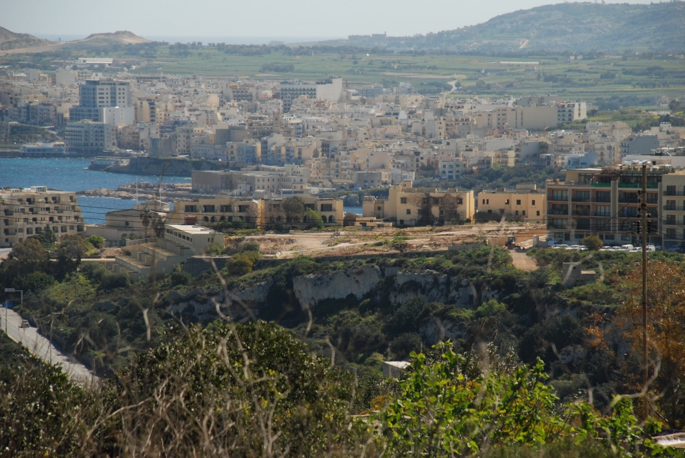 Il-Mistra Village (fuq nett tal-għolja)