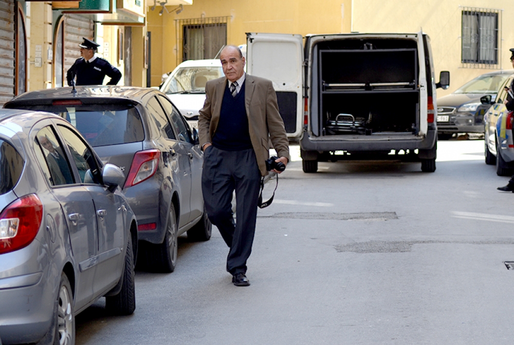 It-Tabib Forensiku Mario Scerri.  Ritratt John Pisani