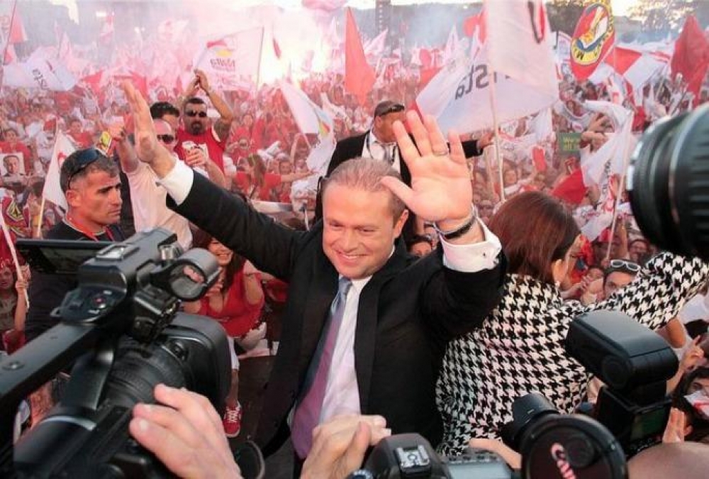 Joseph Muscat wara r-rebħa tal-PL fl-2013