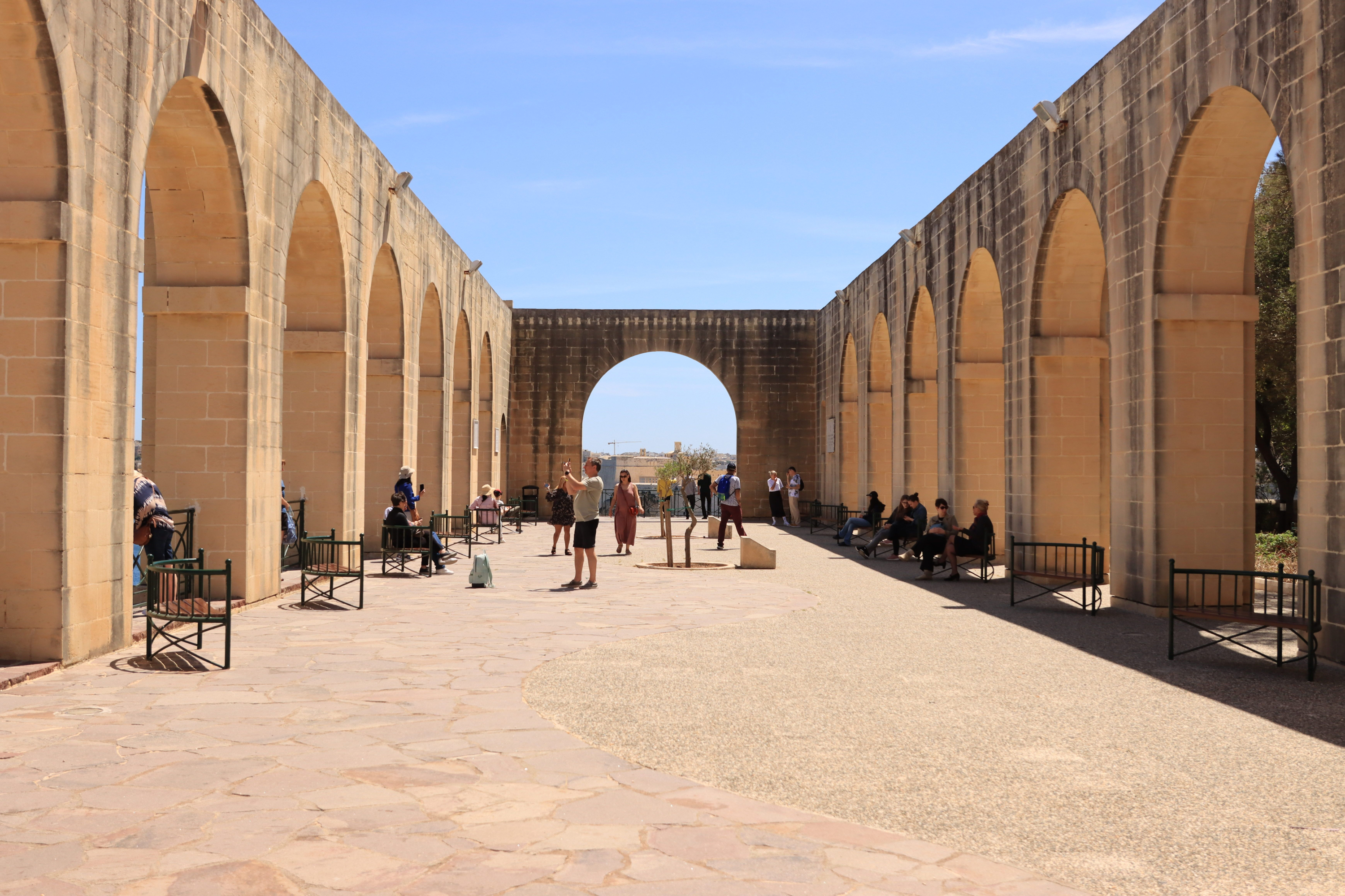 Budget 2027: L-eko-kontribuzzjoni għat-turisti titla’ sa €10 kull lejl; ħlas ġdid għal min iżur Kemmuna u jasal bil-cruise