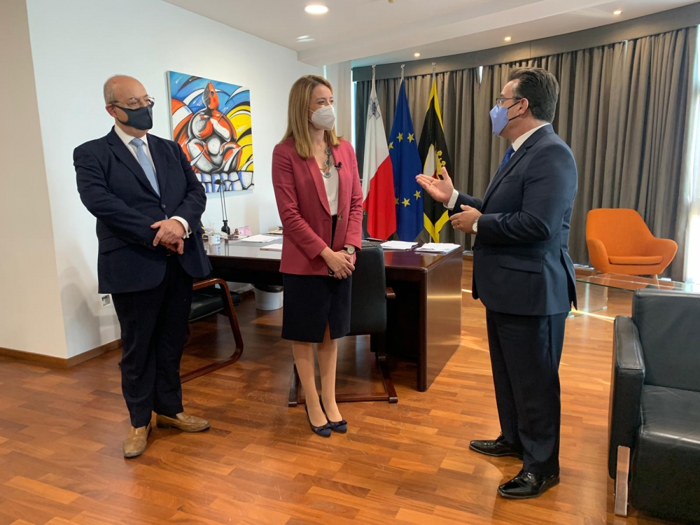 Is-Segretarju Ġenerali tal-PN Francis Zammit Dimech, l-MEP Roberta Metsola u l-Kap tal-PN Bernard Grech