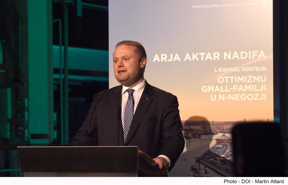 Il-Prim Ministru Joseph Muscat waqt l-attività fil-power station tal-Marsa