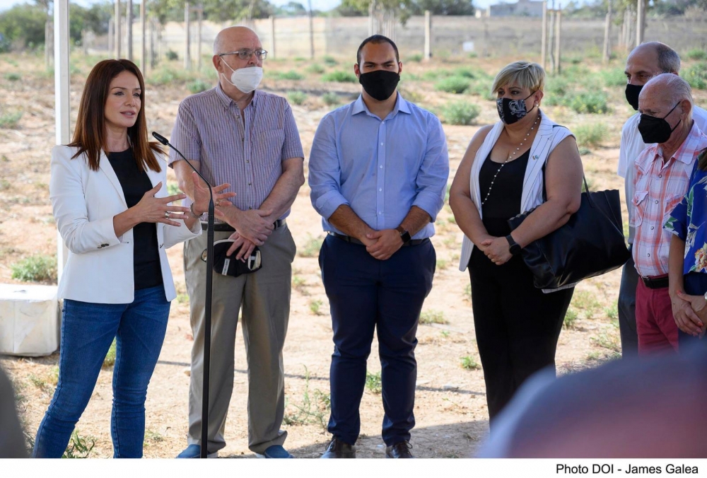 Il-Ministru Dalli u membri tal-Kunsilli Lokali ta' Birżebbuġa