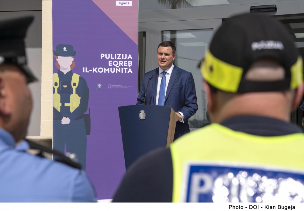Il-Ministru Byron Camilleri