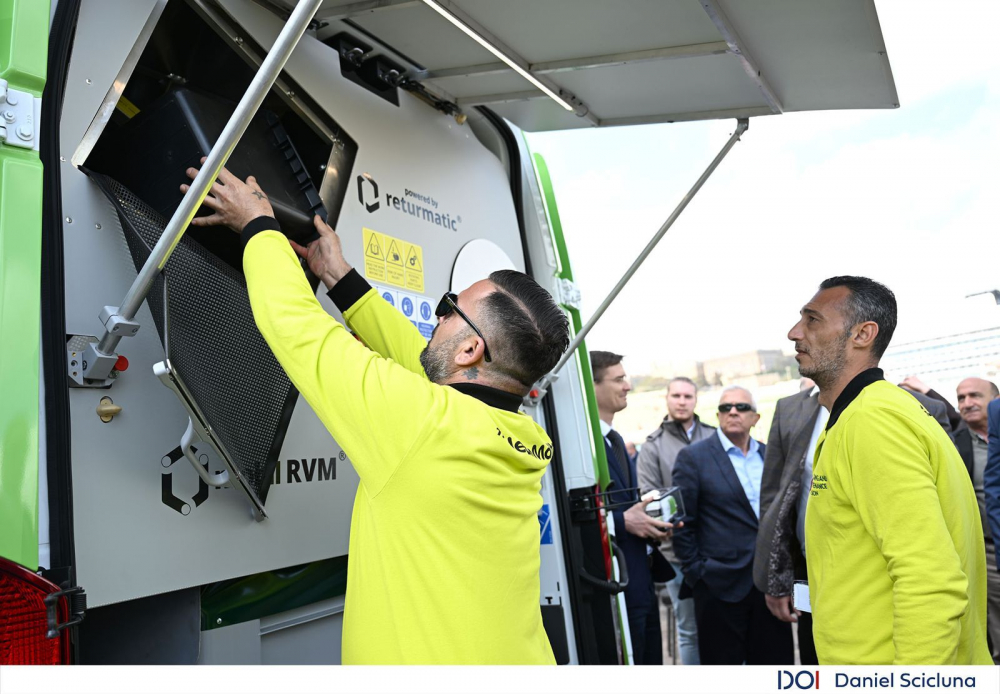 Is-servizz ta’ ġbir tal-kontenituri tal-BCRS se jinfirex madwar Malta u Għawdex Standfirst: