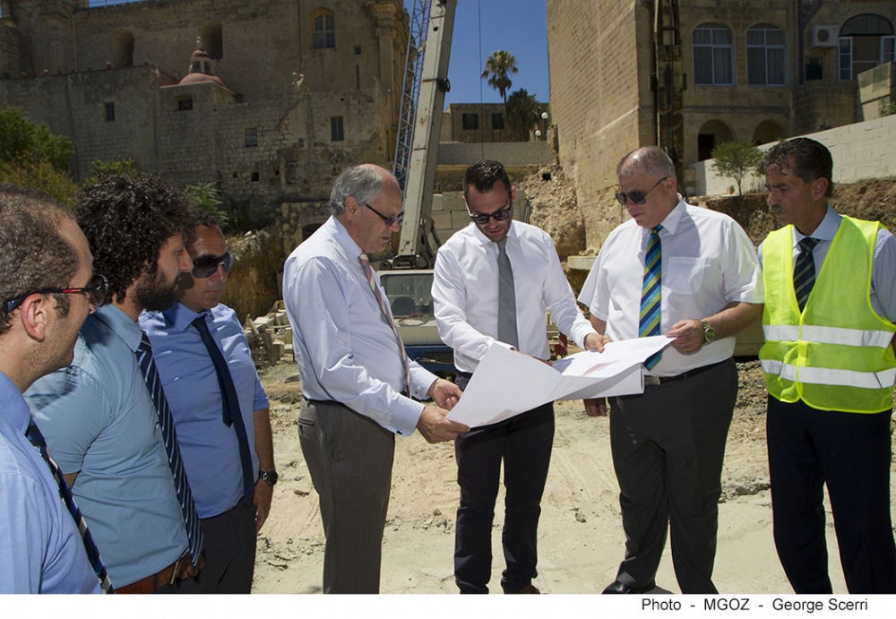 Il-Ministri Refalo u Scicluna waqt żjara f'Għawdex