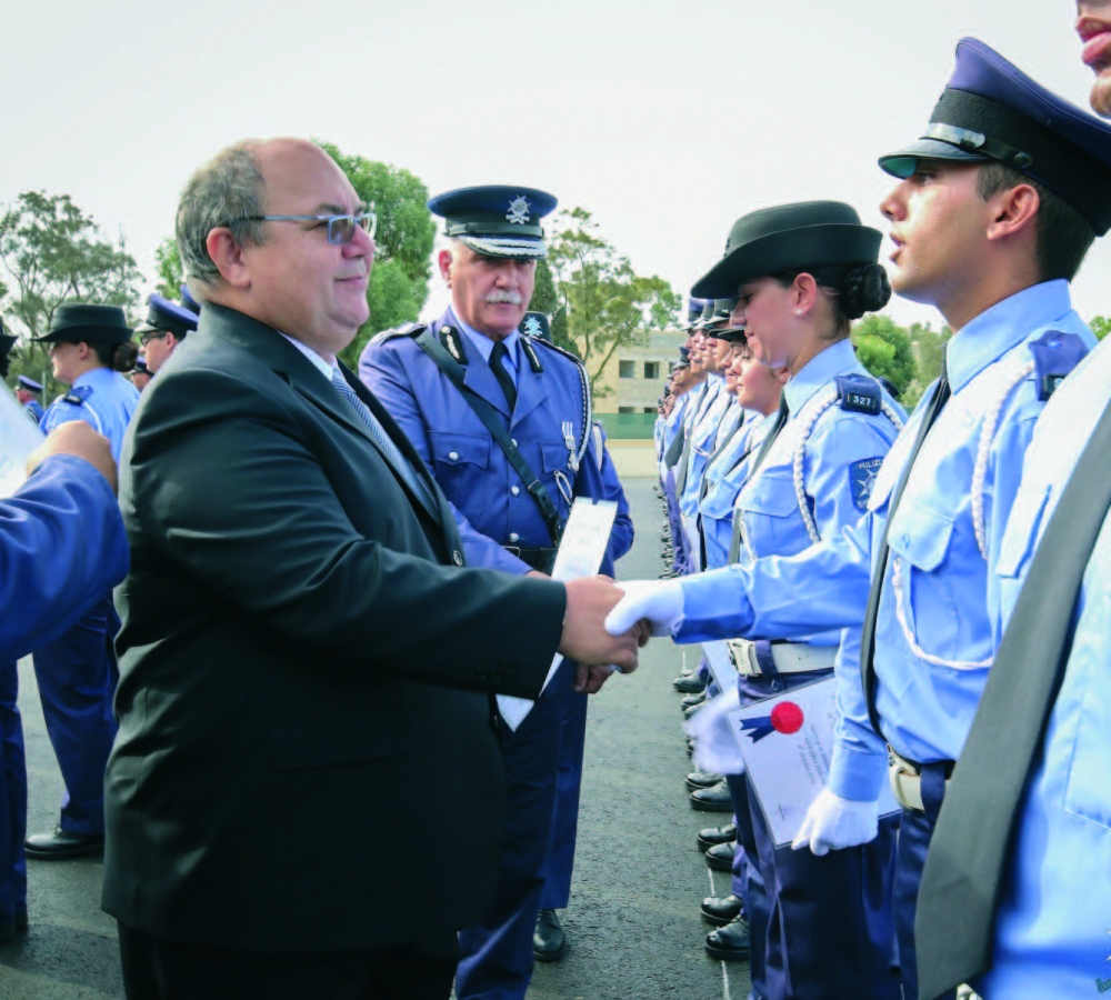 Il-Ministru Manuel Mallia jiltaqa’ mal-113 pulizija ġdid fi ħdan il-korp Malti