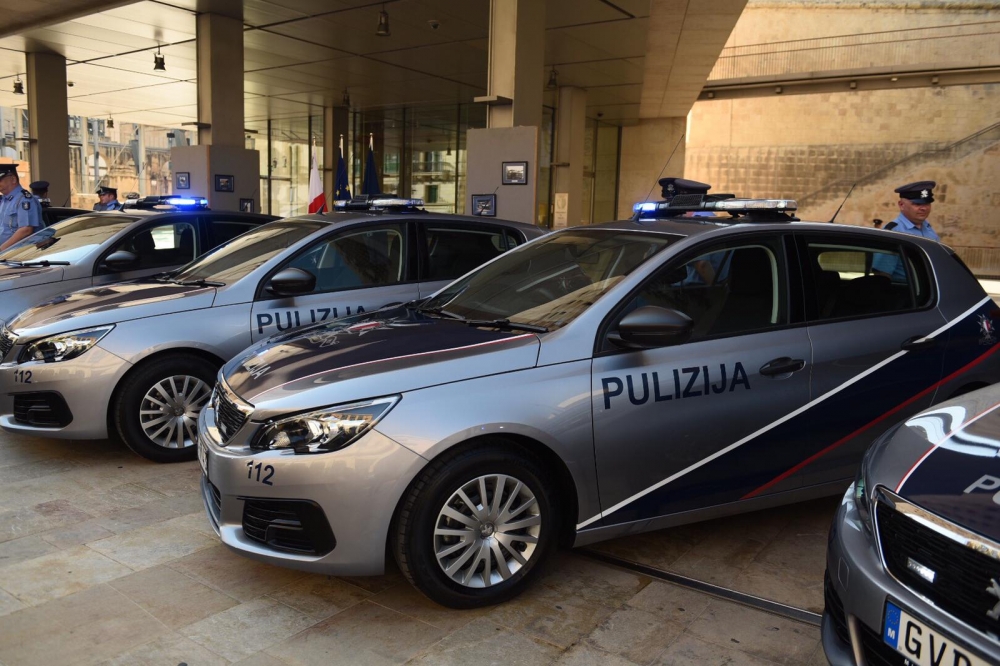 Vetturi ġodda inawgurati llum. Ritratti ta' James Bianchi
