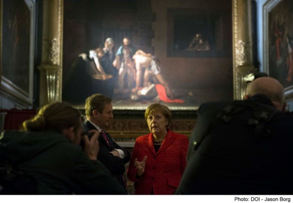 Angela Merkel u dinjitarji oħra setgħu jimmerviljaw ruħhom b’San Ġwann u l-ġawhra tal-arti ta’ Caravaggio