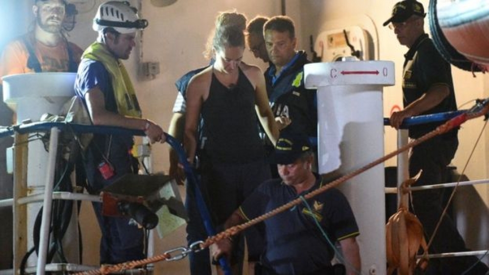 Ritratt li juri l-arrest tal-Kaptan Rackete | Ritratt ta' Reuters