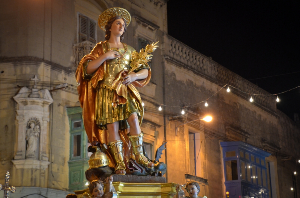 L-istatwa ta' San Ġorġ f'Ħal Qormi  