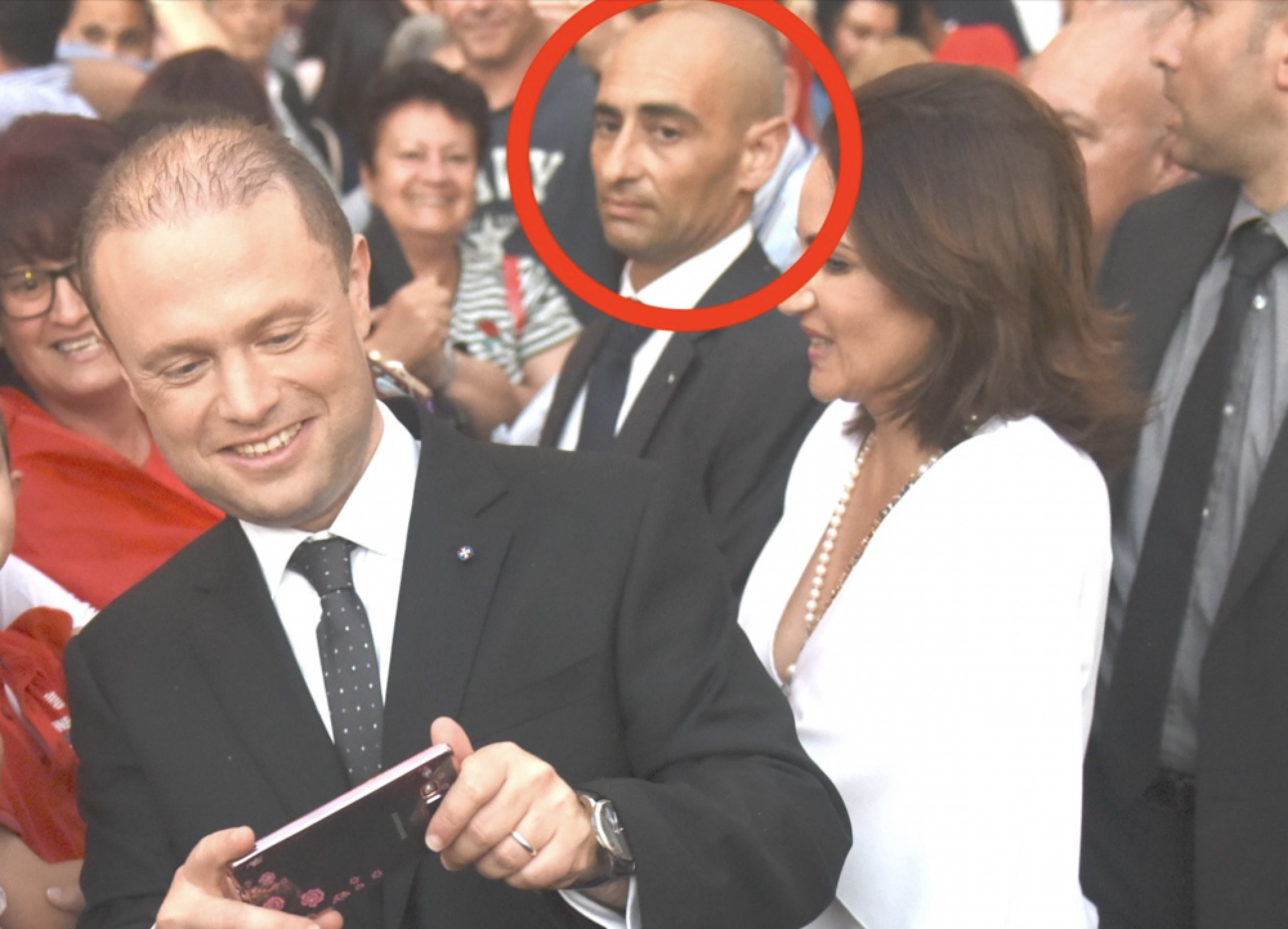 Kenneth Camilleri (immarkat biċ-ċirku aħmar)