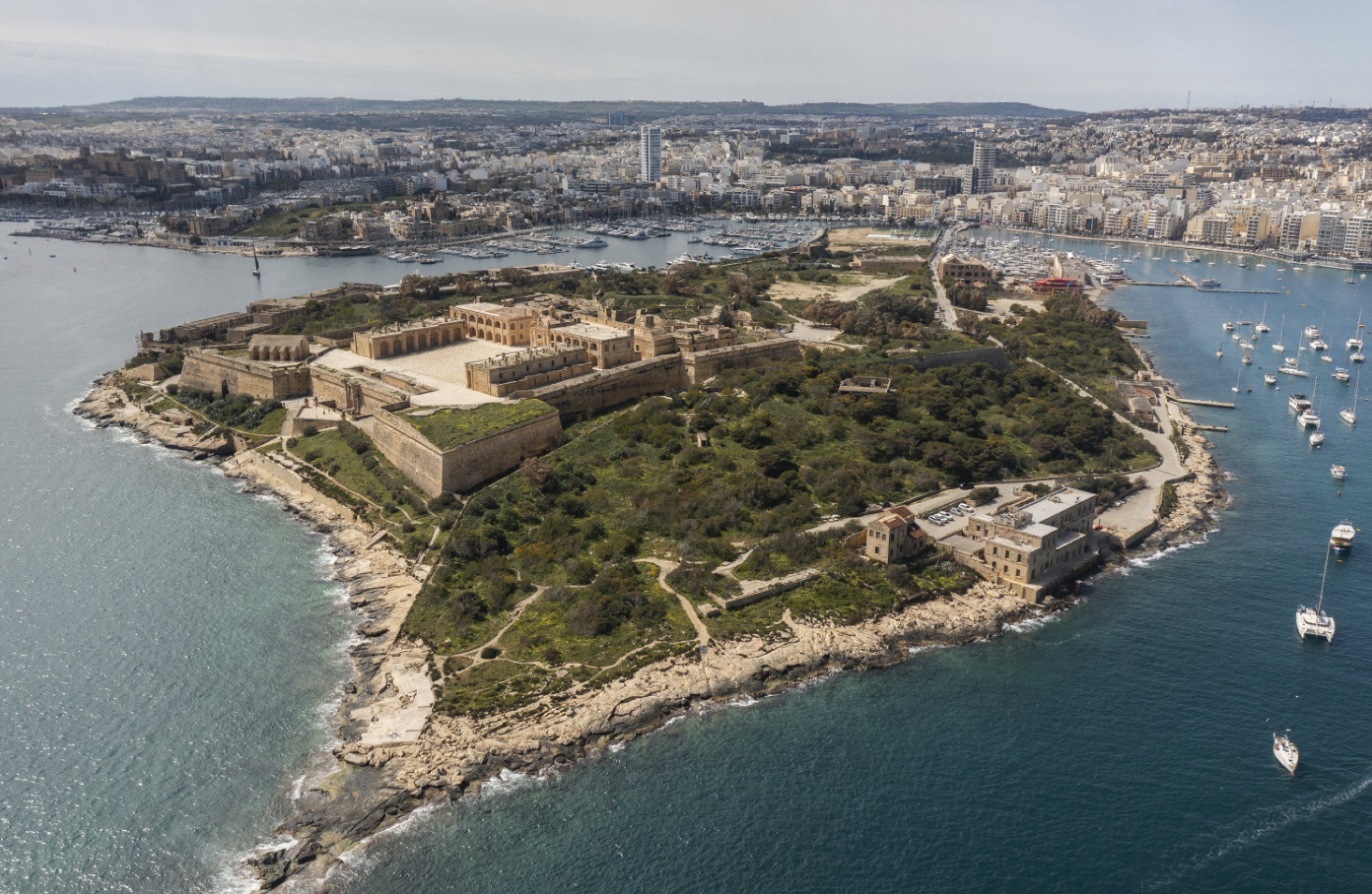 Iffirmat il-ftehim bejn il-gvern u MIDI biex Manoel Island tingħata lura lill-pubbliku