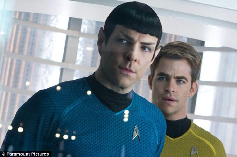 Chris Pine (Captain Kirk) u Zachary Pinto (Dr. Spock) fl-aħħar film ta' Star Trek