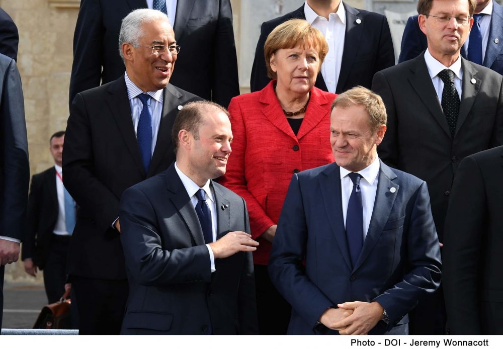 Il-PM Joseph Muscat mal-President tal-Kummissjoni Ewropea Donald Tusk..warajhom il-Kanċillier Ġermaniż Angela Merkel