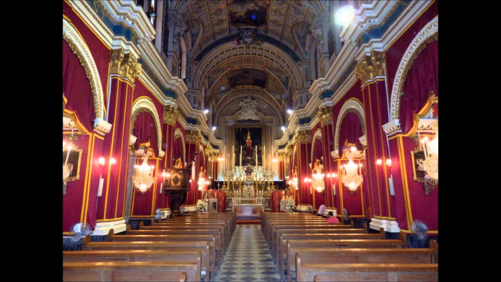 Il-Knisja Ta' Ġieżu minn ġewwa