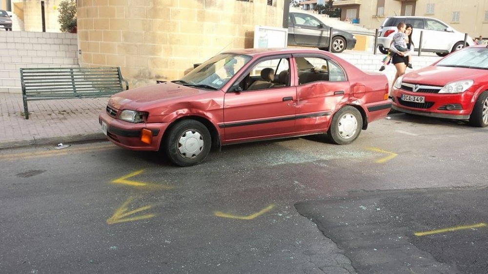 Ritratt li rċieva dan is-sit minn Edward Pullicino li qed jilmenta li kuntrarjament għal kumpens li se tagħti l-kumpanija ta' Trasport Pubbliku, hu baqa' b'xiber imnieħer