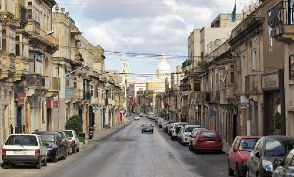Ħadd ma jimla ż-żarbun ta' Carmen Borg