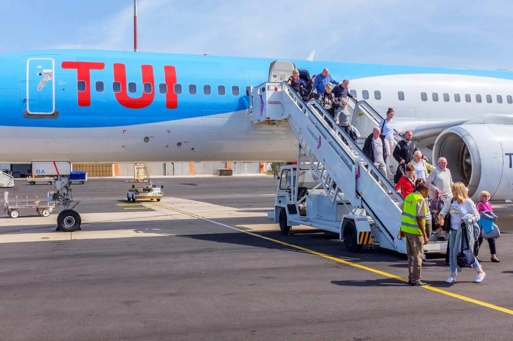 TUI b'kanċellamenti, inkluż ta' titjiriet lejn Malta
