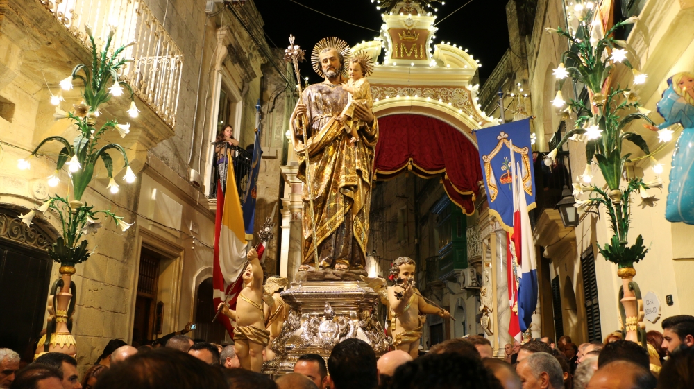 San Ġużepp quddiem l-ark trijonfali nhar id-19 ta' Marzu RITRATTI | Mark Micallef Perconte