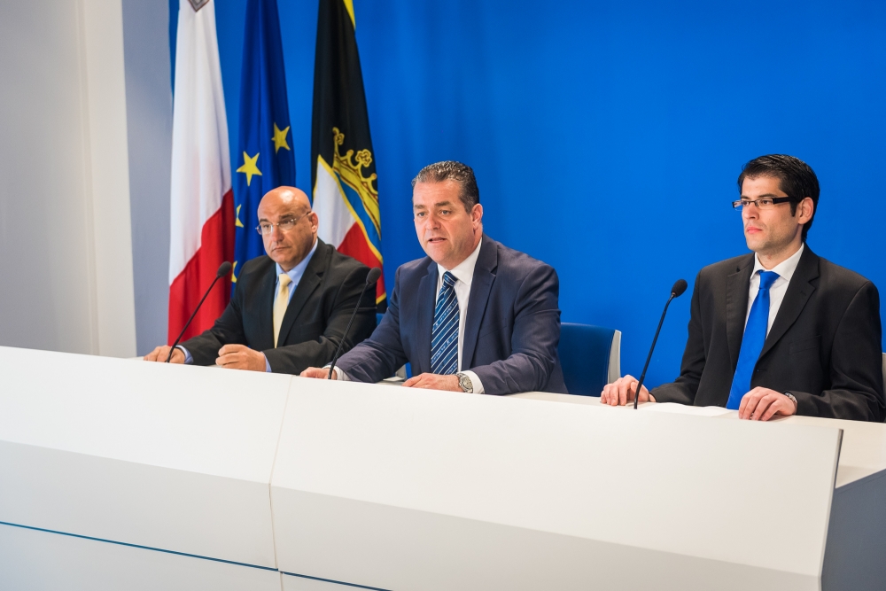 Il-Viċi Kap tal-PN Beppe Fenech Adami flimkien mal-kandidat Herman Schiavone