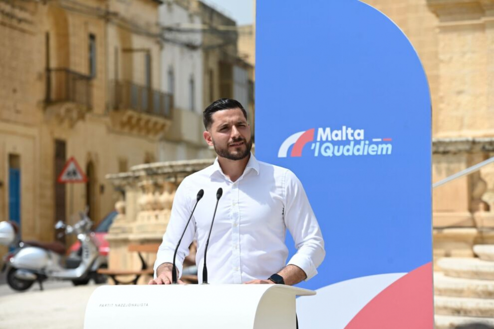 Alex Borg iwiegħed li jlesti l-ewwel rotta fis-sistema tat-trasport tal-massa f'ħames snin