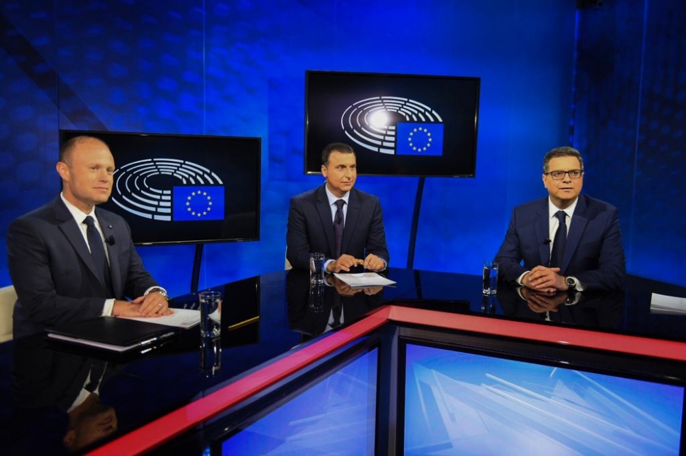 Iż-żewġ mexxejja politiċi waqt l-aħħar dibattitu tal-kampanja