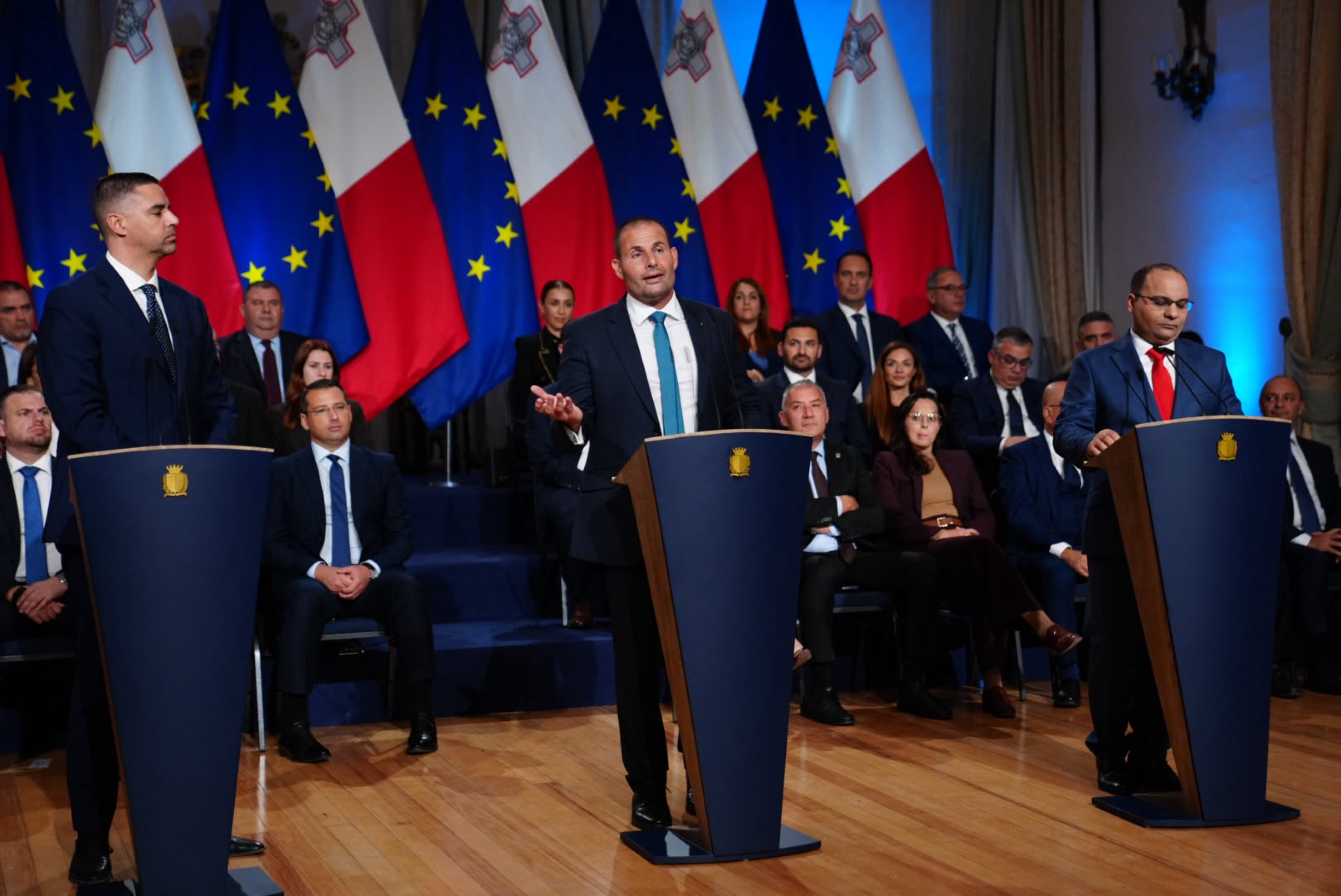 Abela jiddefendi l-ħlasijiet ġodda għall-ħaddiema barranin – ma jweġibx jekk sarx studju dwar l-impatt tal-eko-tax