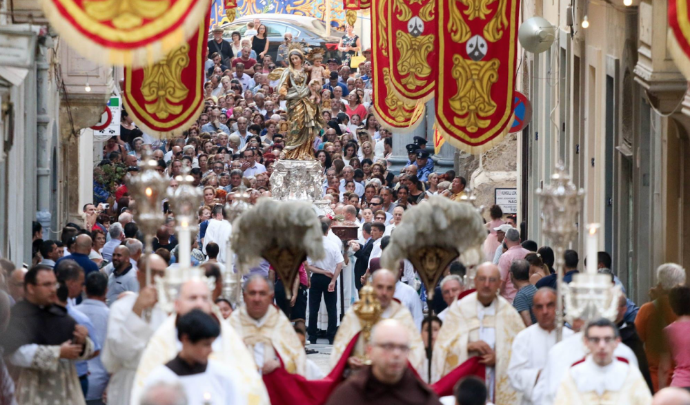 Il-purċissjoni tal-Madonna tal-Karmnu fil-Belt Valletta