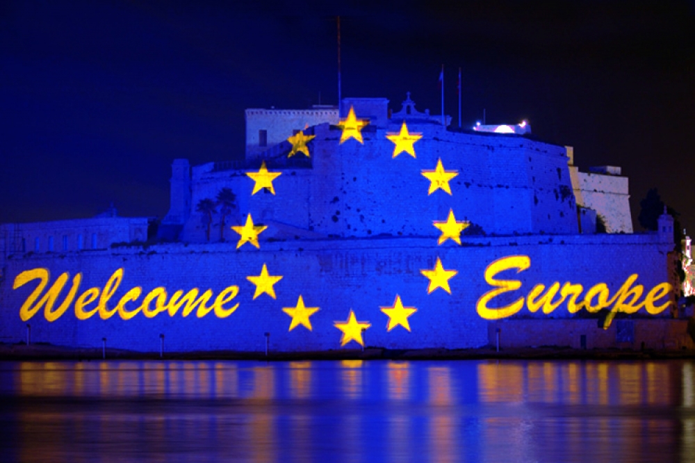 Xena proġettata fuq il-Forti Sant’Anġlu meta Malta saret membru tal-UE...is-sena d-dieħla Malta se jkollha l-Presidenza tal-UE
