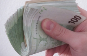 Esklussiva | Jisirquh minn ATM