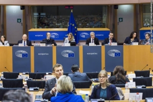 filmat |'Int trid tmexxi d-diskussjoni bħala newtrali u mhux bħala soċjalista'