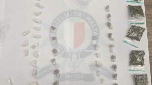 Żewġt irġiel arrestati f'Ħal Għaxaq b’rabta ma’ traffikar ta’ droga