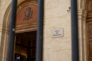 Raġel mixli b’atti sesswali ma’ kelb jinżamm arrestat