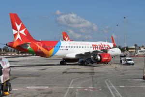 Eks kap tar-Riżorsi Umani tal-Air Malta jingħata €33,333 f’bonuses mhux imħallsa