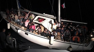 Immigranti jiddaħħlu fl-Italja moħbija fil-jottijiet lussużi