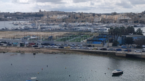 Robert Abela dwar il-padel courts illegali f’Manoel Island: ‘Hija r-responsabbiltà tal-PA’