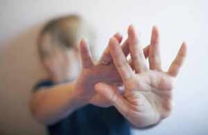Raġel jitqiegħed taħt probation wara li ammetta akkużi ta' vjolenza domestika