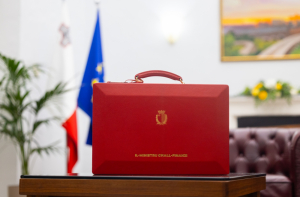 Jitnieda l-baġit għal 2026 bid-diskors tal-Ministru għall-Finanzi Clyde Caruana