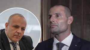 Bil-filmat | Robert Abela jikkonferma li għadu jikkomunika ma’ Keith Schembri, iżda jiċħad li qed jgħinu