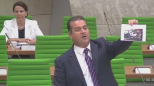Fenech Adami jakkuża lil gvern li daħħal kriminali mal-protezzjoni ċivili